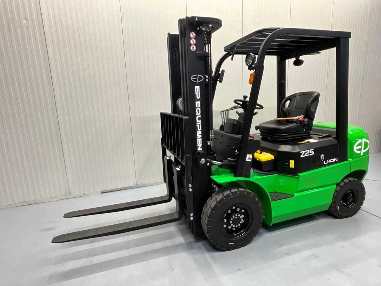 EP - EFXZ-251 - 4.8 METER PLYWOOD, LI-ION, FREE-LIFT, SIDE-SHIFT - FORKLIFT - Carretilla elevadora: foto 1 EP - EFXZ-251 - 4.8 METER PLYWOOD, LI-ION, FREE-LIFT, SIDE-SHIFT - FORKLIFT - Carretilla elevadora: foto 1