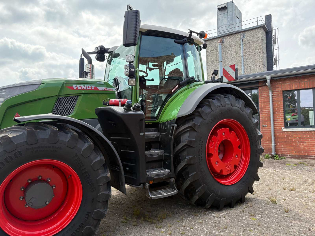 Fendt 2023 FENDT 728 VARIO GEN7 PROFI+ SETTING2 AGRICULTURAL TRACTOR WITH ALL-WHEEL DRIVE - Tractor: foto 5 Fendt 2023 FENDT 728 VARIO GEN7 PROFI+ SETTING2 AGRICULTURAL TRACTOR WITH ALL-WHEEL DRIVE - Tractor: foto 5