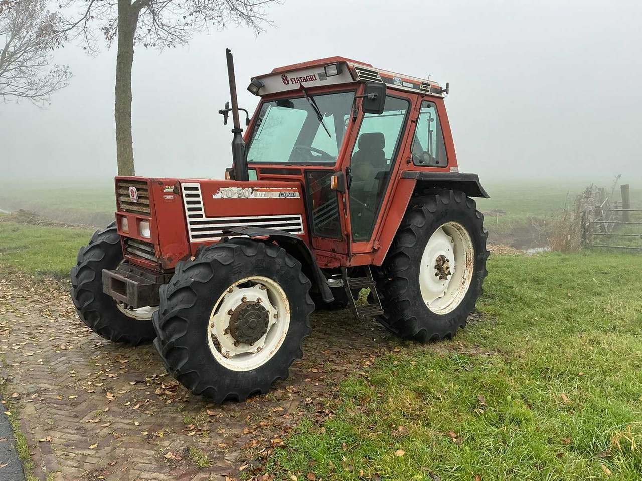 Fiat 70-90 DT - Tractor: foto 1 Fiat 70-90 DT - Tractor: foto 1