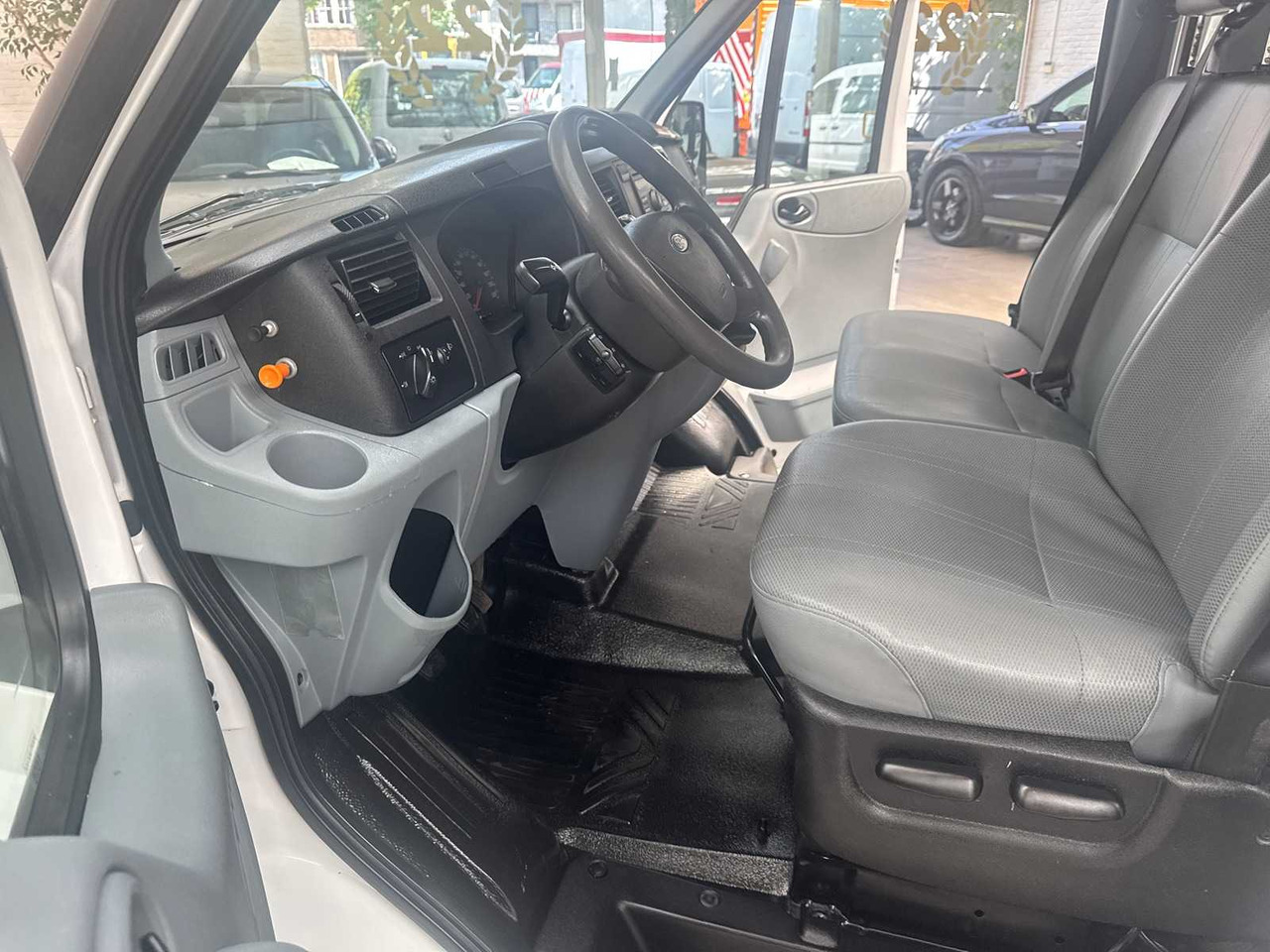 Furgoneta 2009 FORD TRANSIT DOUBLE CAB !! 79,000KM!!: foto 19 Furgoneta 2009 FORD TRANSIT DOUBLE CAB !! 79,000KM!!: foto 19