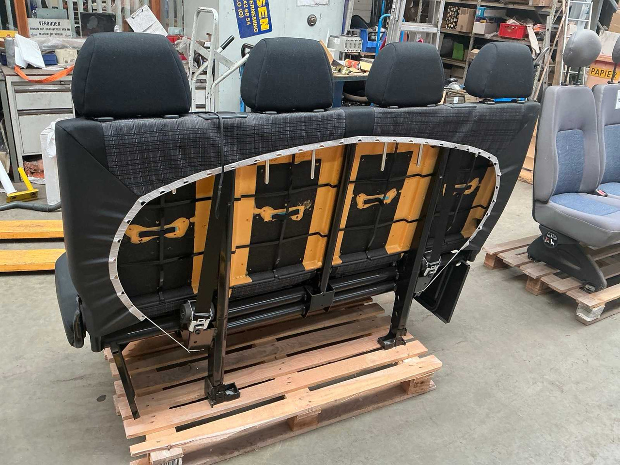 2015 MERCEDES-BENZ 519 SPRINTER REAR SEAT - Furgoneta: foto 4 2015 MERCEDES-BENZ 519 SPRINTER REAR SEAT - Furgoneta: foto 4