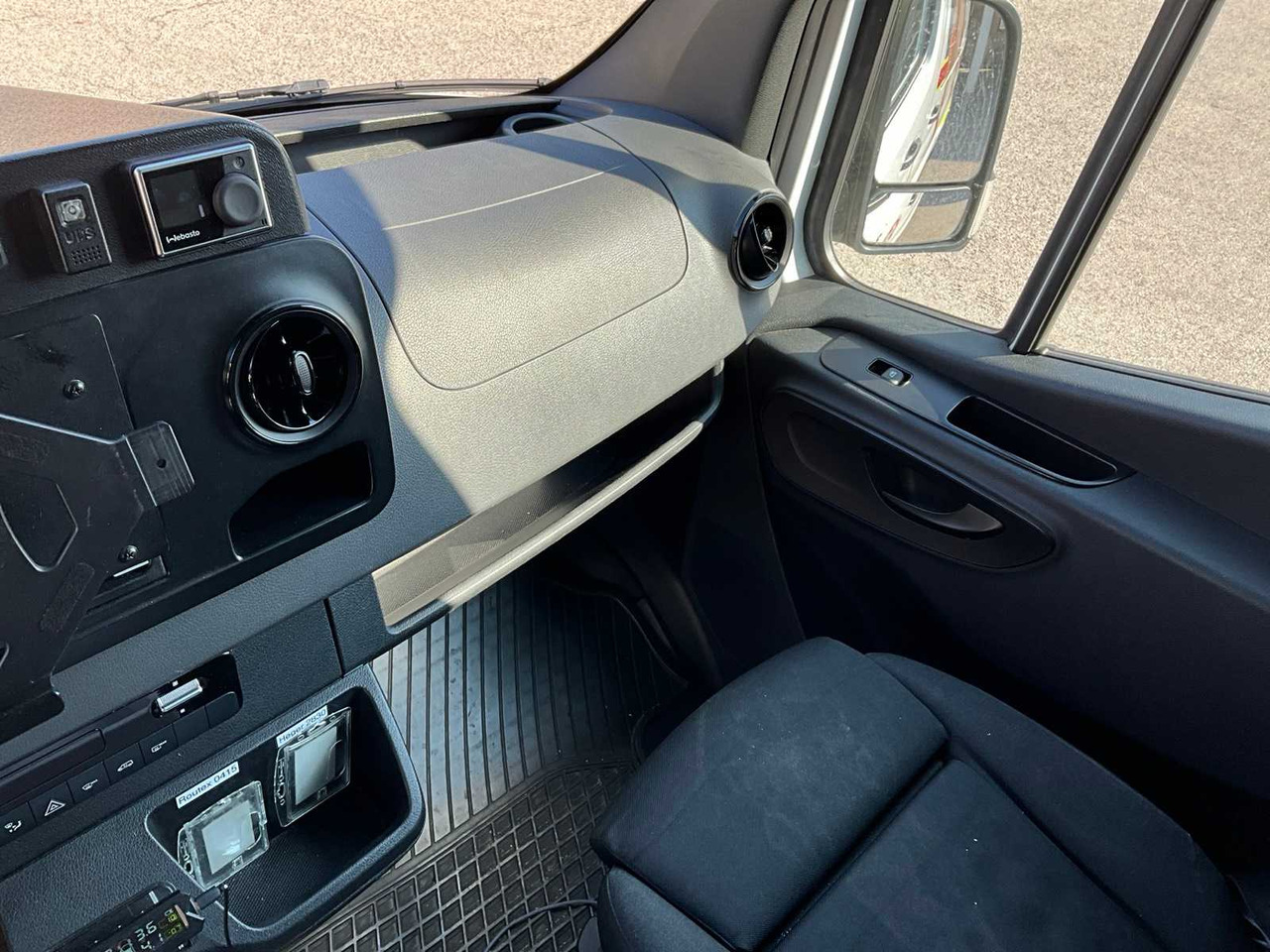 Furgoneta MERCEDES-BENZ SPRINTER 419 CDI AMBULANCE ITW: foto 9