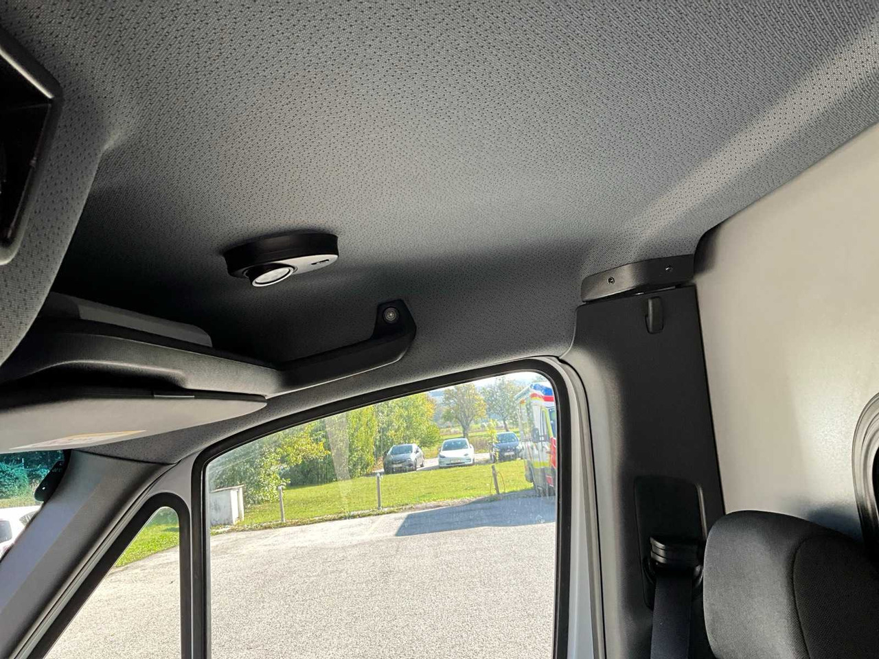 Furgoneta MERCEDES-BENZ SPRINTER 419 CDI AMBULANCE ITW: foto 15