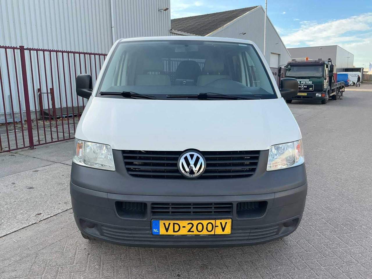 VOLKSWAGEN TRANSPORTER 1.9 TDI 300 TREND.DC COMMERCIAL VEHICLE / WHEELCHAIR BUS - Furgoneta: foto 2 VOLKSWAGEN TRANSPORTER 1.9 TDI 300 TREND.DC COMMERCIAL VEHICLE / WHEELCHAIR BUS - Furgoneta: foto 2