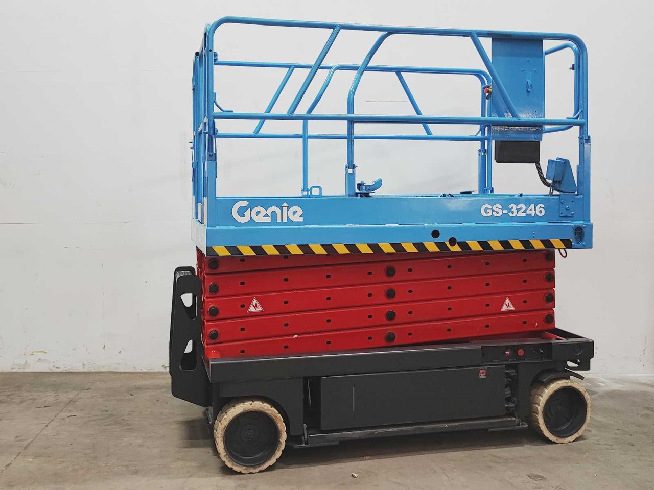 GENIE - 1999 - GS-3246 - AERIAL PLATFORM - Plataforma elevadora: foto 3 GENIE - 1999 - GS-3246 - AERIAL PLATFORM - Plataforma elevadora: foto 3