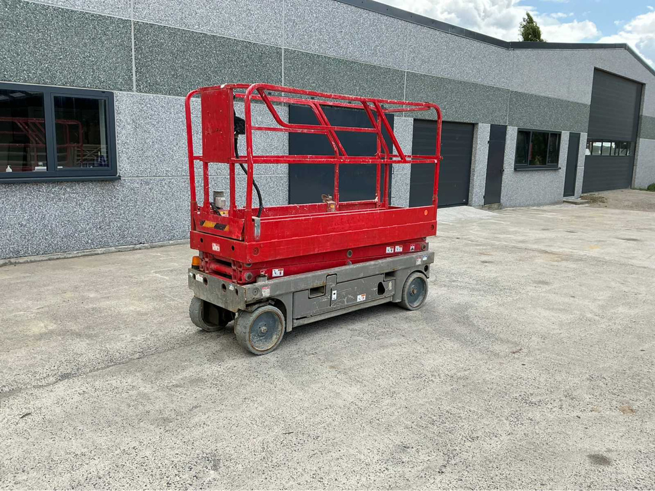 HAULOTTE COMPACT 8 AERIAL WORK PLATFORM - Plataforma elevadora: foto 1 HAULOTTE COMPACT 8 AERIAL WORK PLATFORM - Plataforma elevadora: foto 1