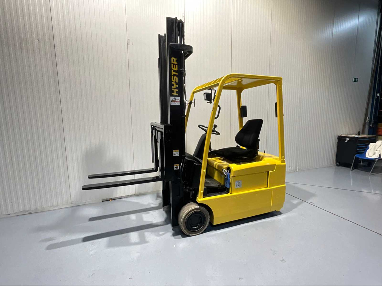 Carretilla elevadora HYSTER ELECTRIC FORKLIFT -3.8M MAST, FORK POSITIONER - J1.60XMT - FORKLIFT, BATTERY CHARGER: foto 7 Carretilla elevadora HYSTER ELECTRIC FORKLIFT -3.8M MAST, FORK POSITIONER - J1.60XMT - FORKLIFT, BATTERY CHARGER: foto 7