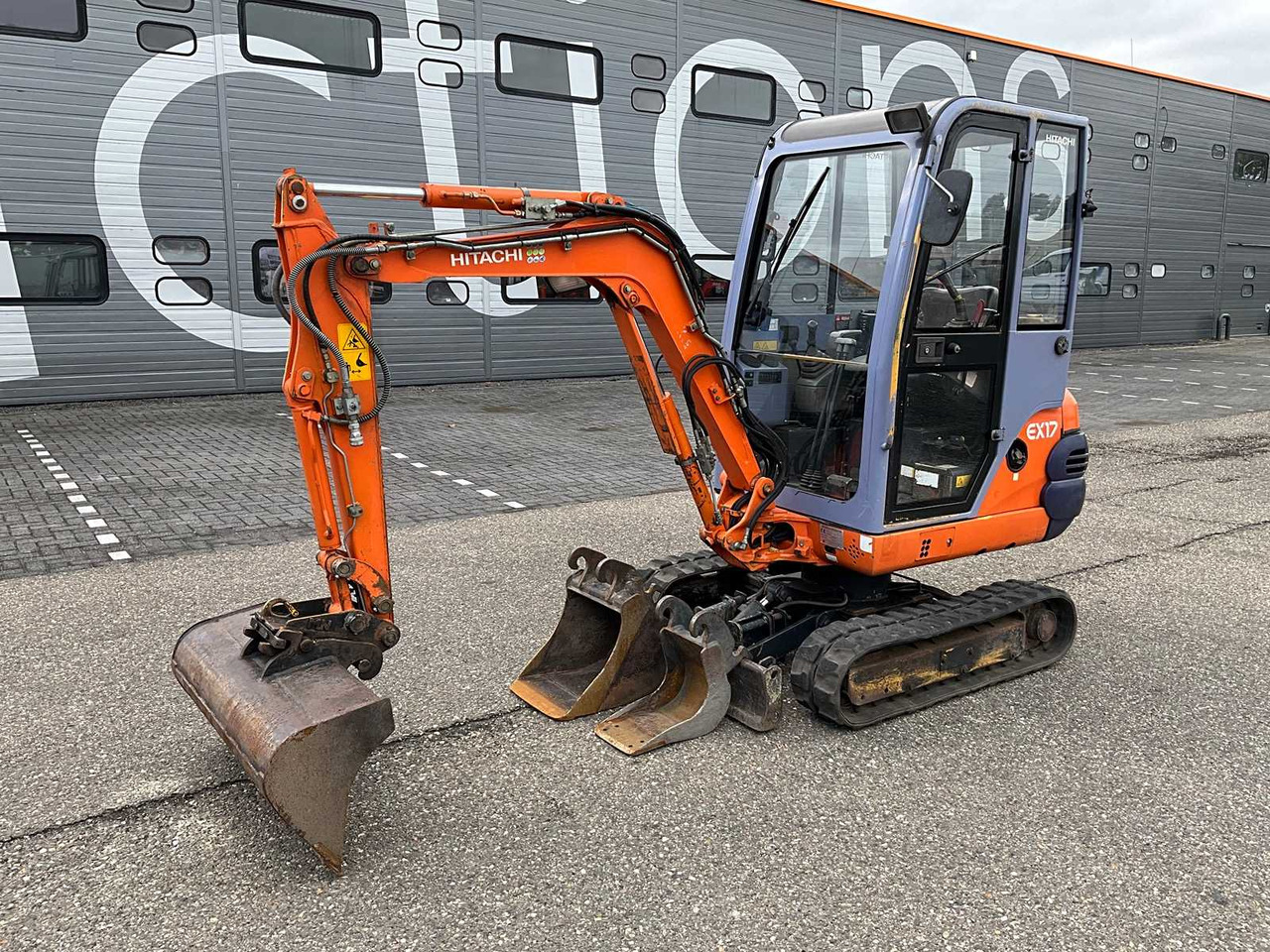 Hitachi EX17-2 - Miniexcavadora: foto 1 Hitachi EX17-2 - Miniexcavadora: foto 1
