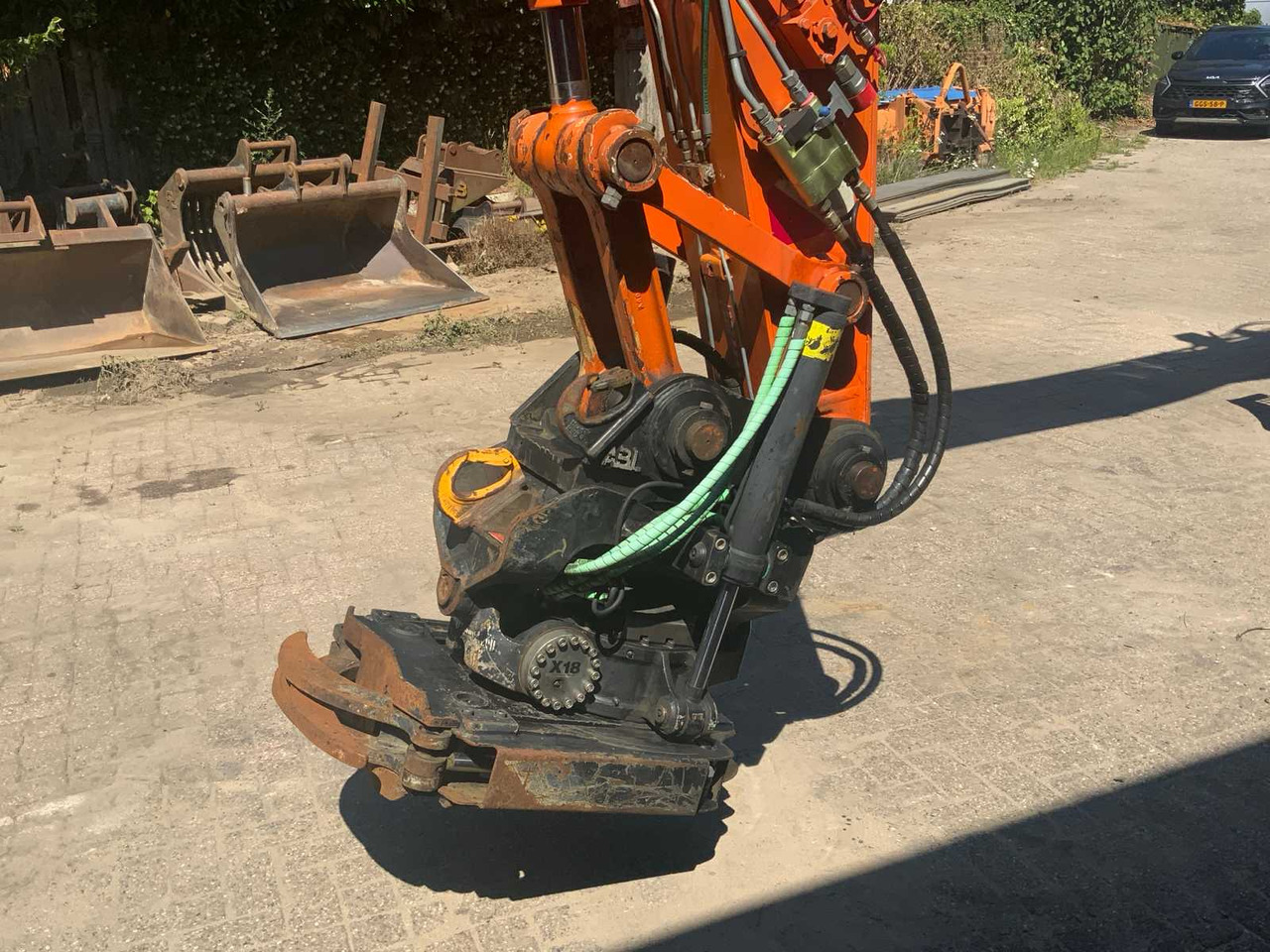 Excavadora de ruedas Hitachi ZX 160W: foto 46