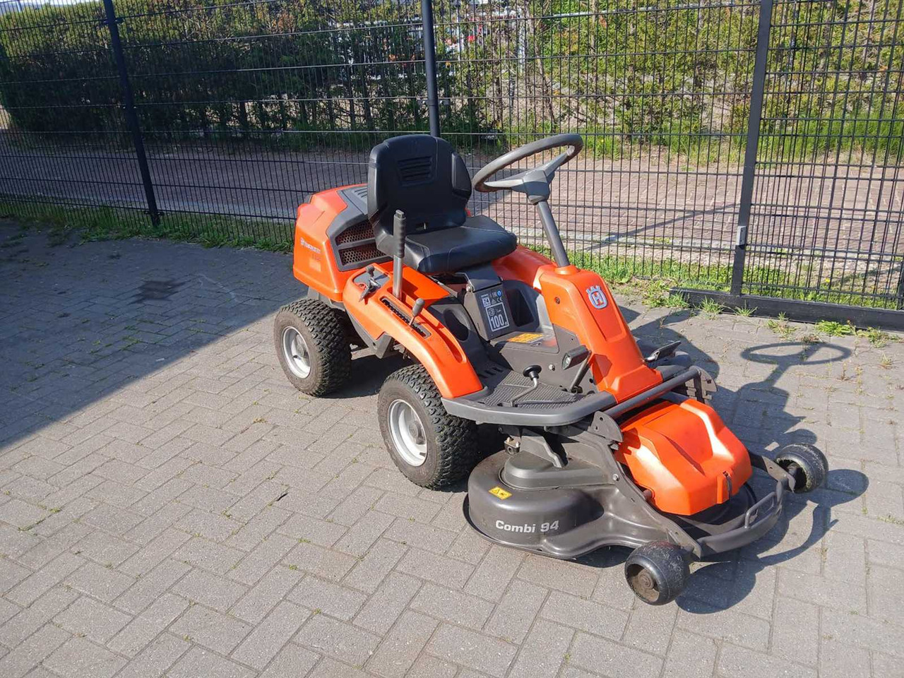 Husqvarna R213c - Cortacésped: foto 4 Husqvarna R213c - Cortacésped: foto 4