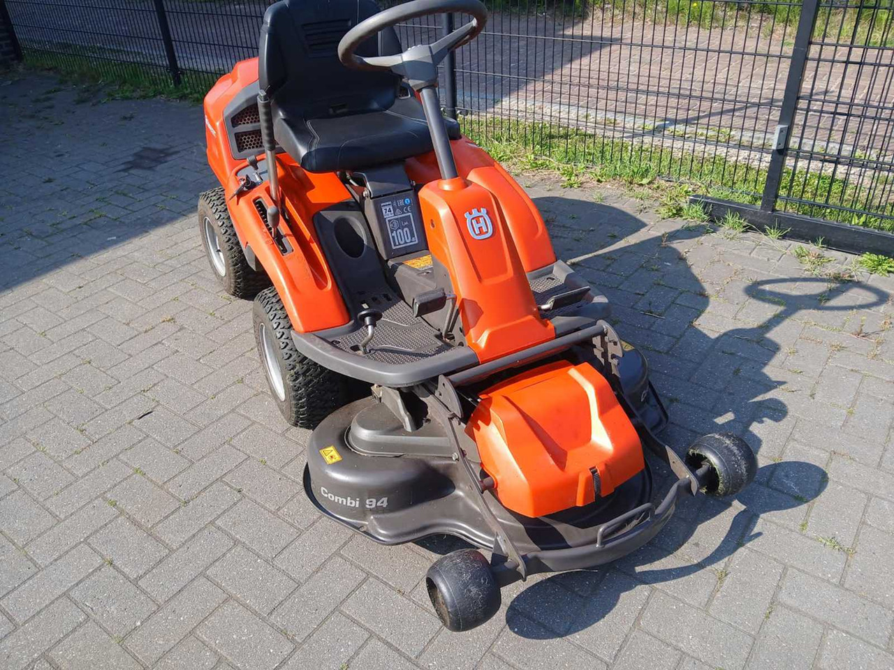 Husqvarna R213c - Cortacésped: foto 5 Husqvarna R213c - Cortacésped: foto 5