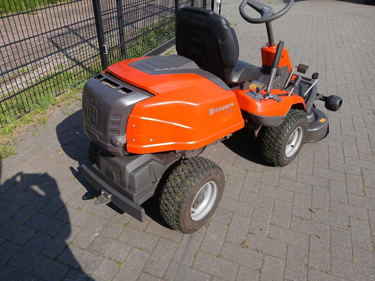 Husqvarna R213c - Cortacésped: foto 3 Husqvarna R213c - Cortacésped: foto 3
