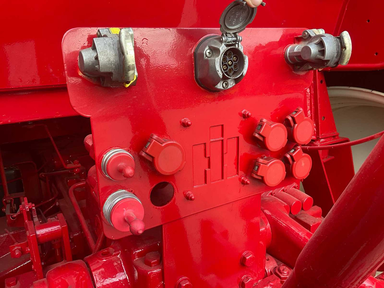 Tractor International 1455 XL: foto 44