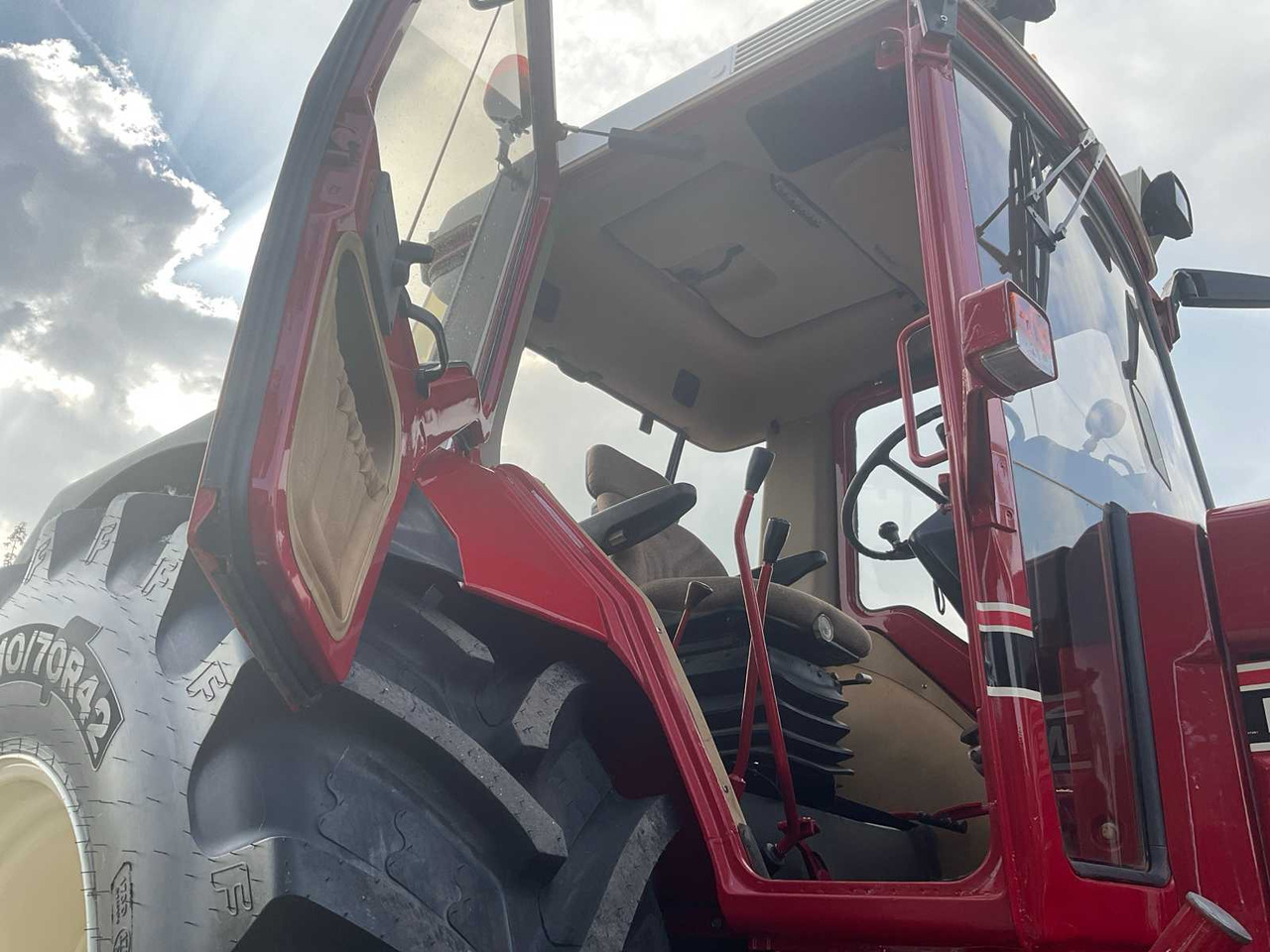 Tractor International 1455 XL: foto 18