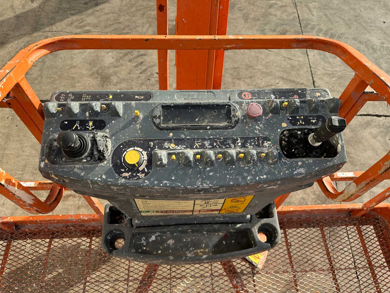 Plataforma elevadora JLG - 800AJ - TELESCOPE - ARTICULATED ARM: foto 13 Plataforma elevadora JLG - 800AJ - TELESCOPE - ARTICULATED ARM: foto 13