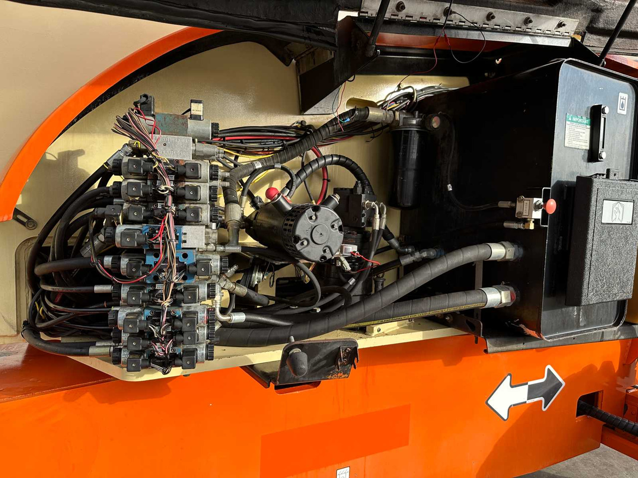 Plataforma elevadora JLG - 800AJ - TELESCOPE - ARTICULATED ARM: foto 26 Plataforma elevadora JLG - 800AJ - TELESCOPE - ARTICULATED ARM: foto 26