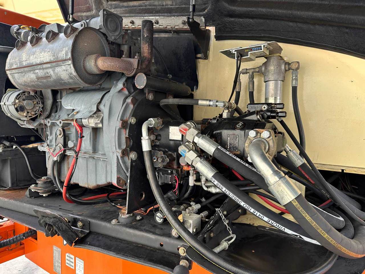 Plataforma elevadora JLG - 800AJ - TELESCOPE - ARTICULATED ARM: foto 20 Plataforma elevadora JLG - 800AJ - TELESCOPE - ARTICULATED ARM: foto 20