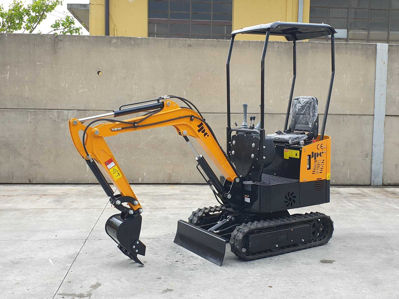 JPC - Miniexcavadora: foto 1 JPC - Miniexcavadora: foto 1