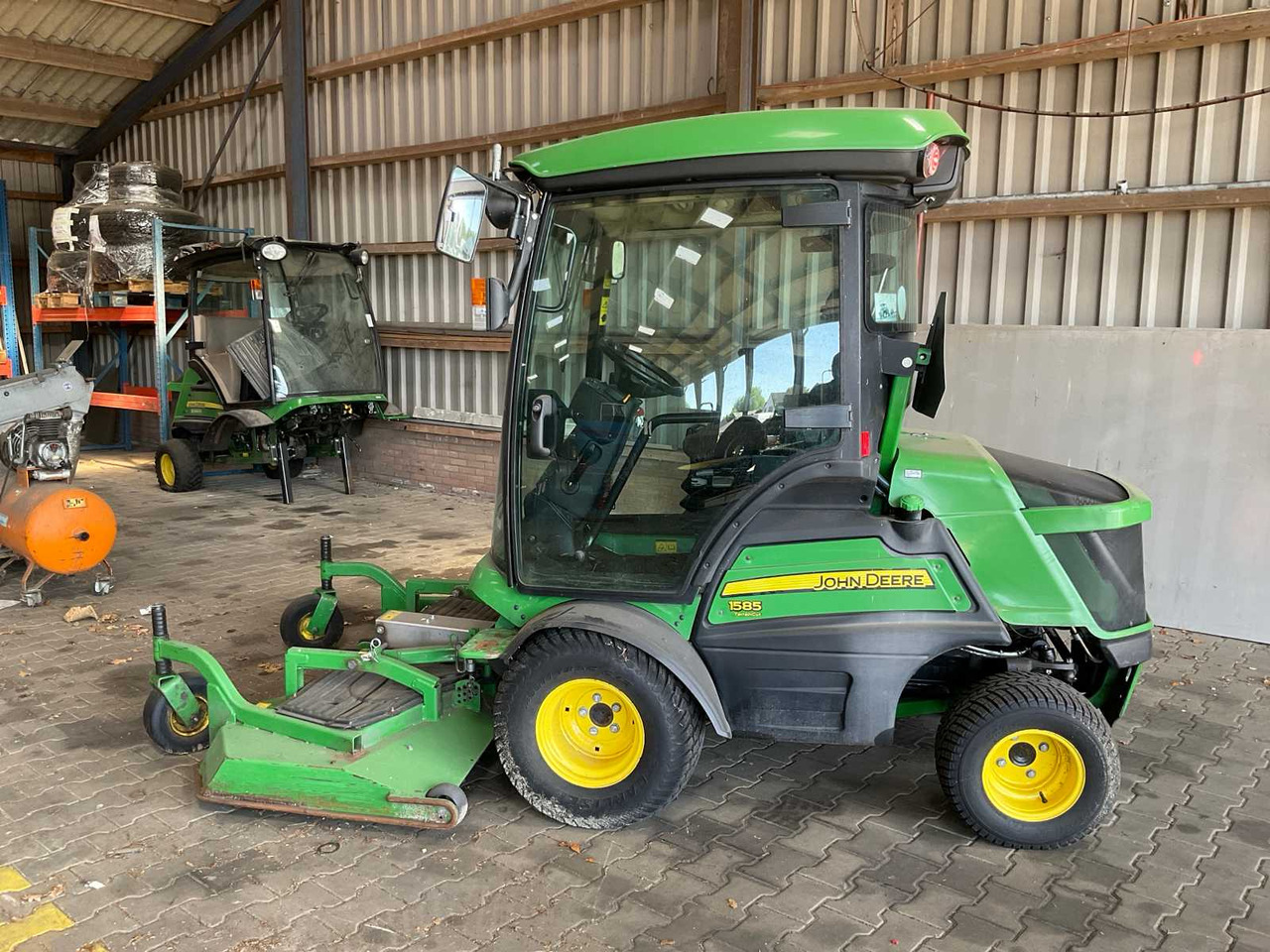 John Deere 1585 TerrainCut - Cortacésped: foto 2 John Deere 1585 TerrainCut - Cortacésped: foto 2