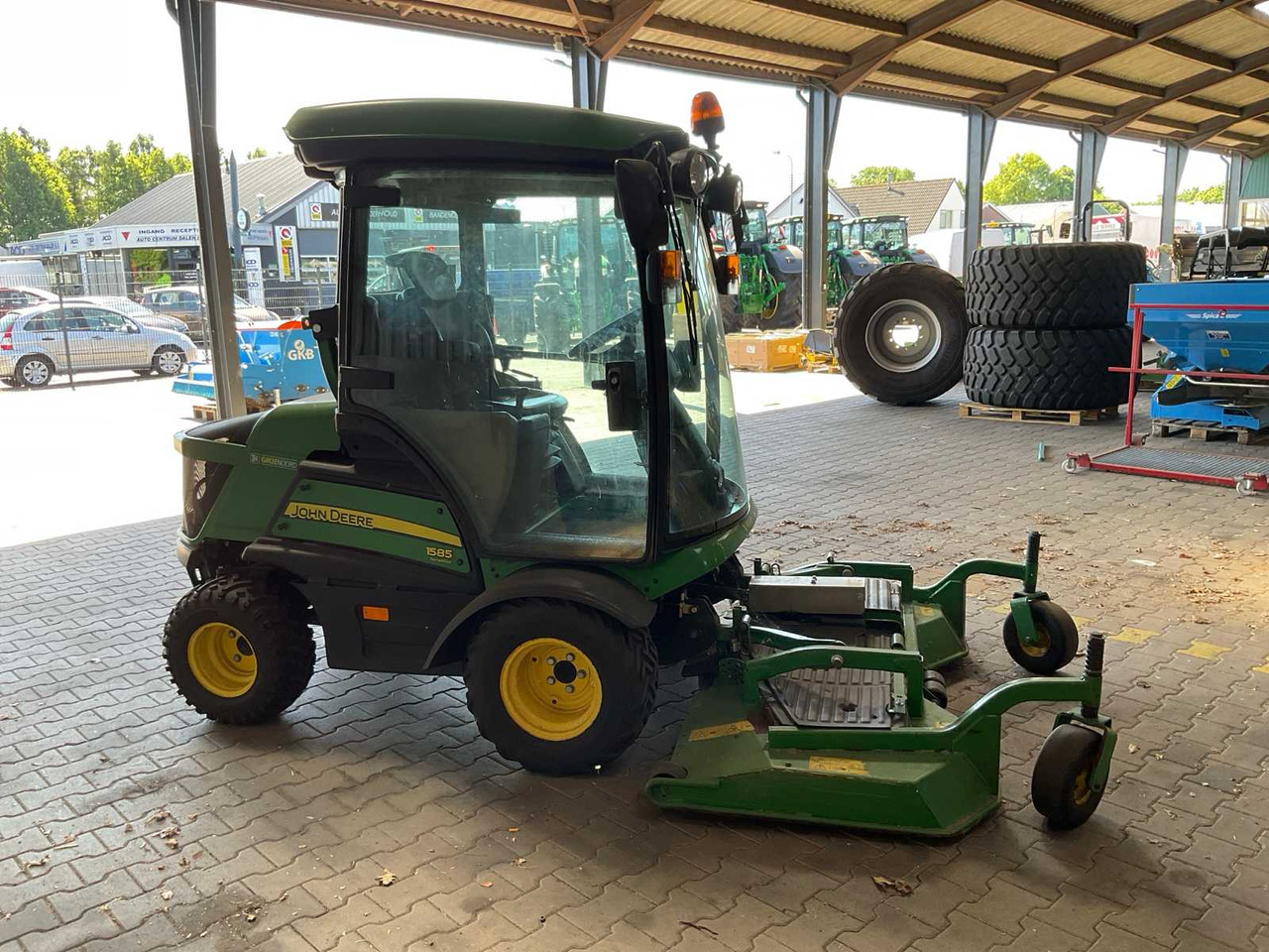 John Deere 1585 TerrainCut - Cortacésped: foto 5 John Deere 1585 TerrainCut - Cortacésped: foto 5
