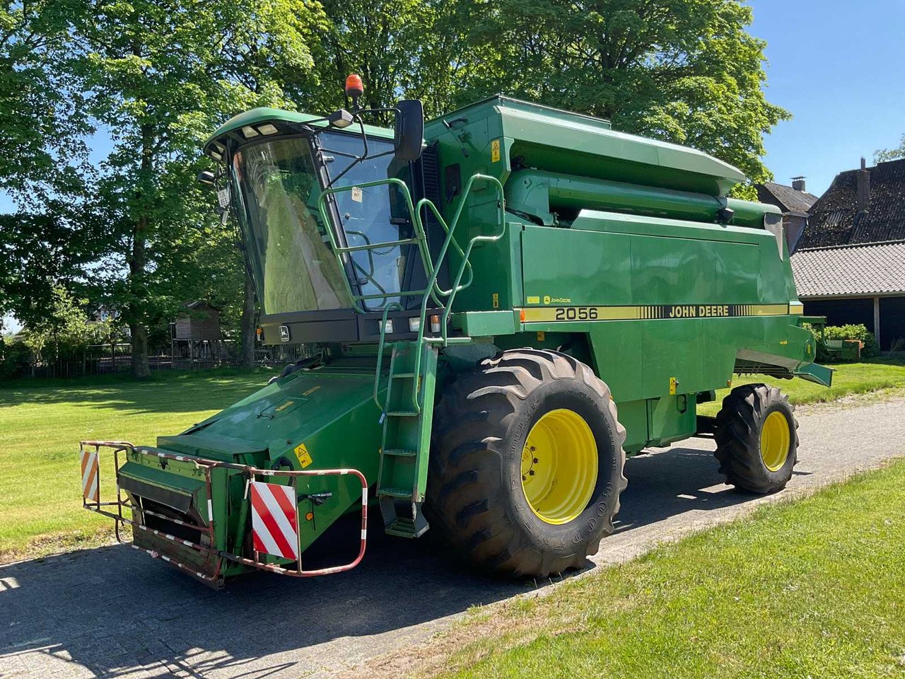 John Deere 2056 - Cosechadora de granos: foto 1 John Deere 2056 - Cosechadora de granos: foto 1