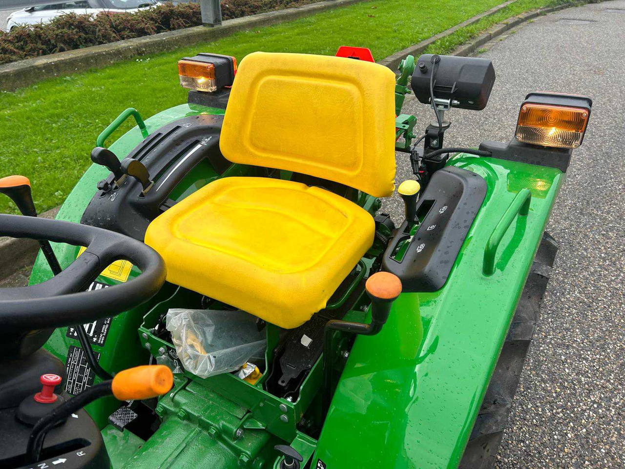 Mini tractor John Deere 3028 EN: foto 11