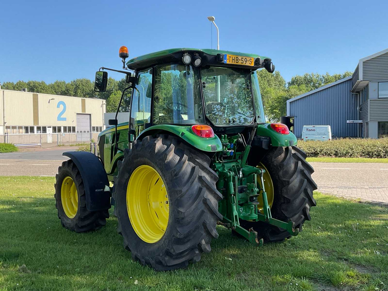 John Deere 5100M - Tractor: foto 3 John Deere 5100M - Tractor: foto 3