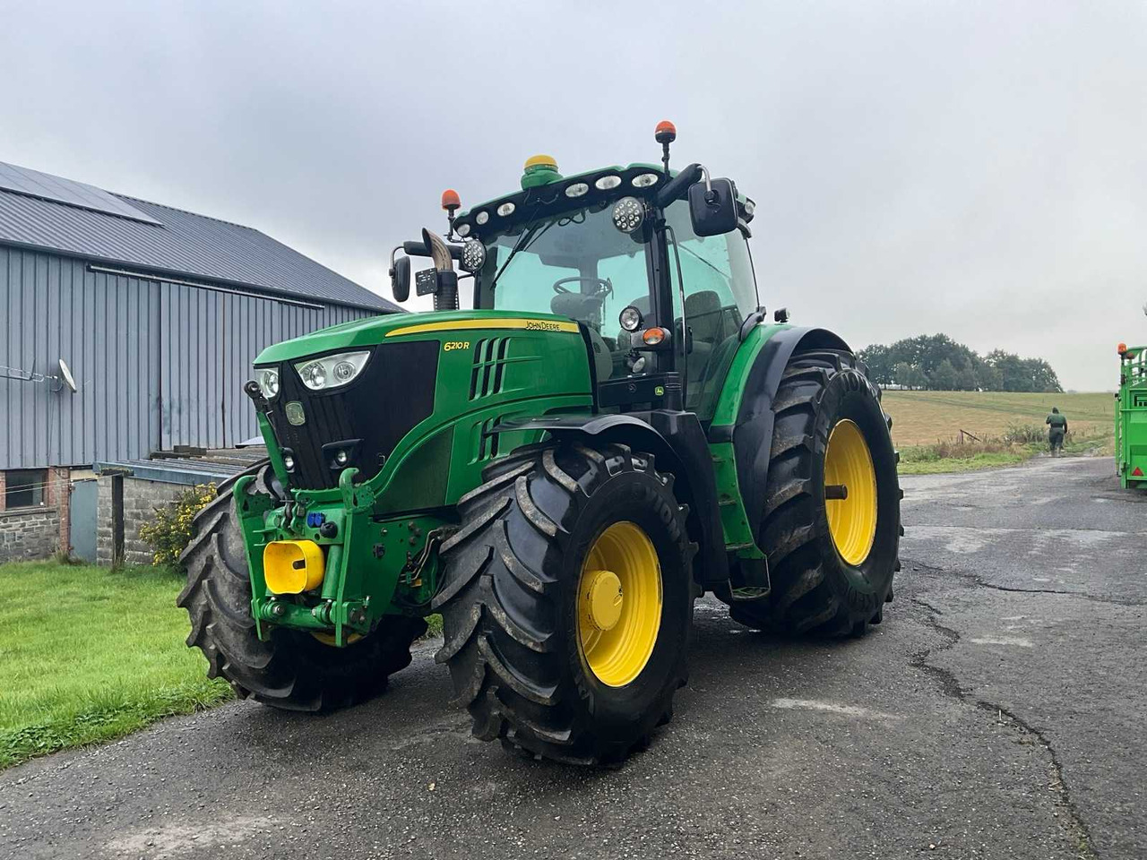 John Deere 6210r - Tractor: foto 1 John Deere 6210r - Tractor: foto 1