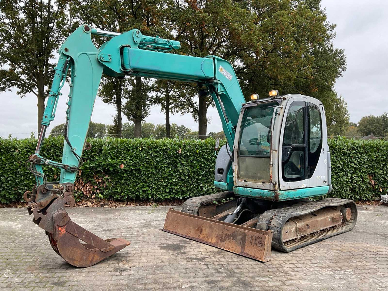 Kobelco SK70SR-1E - Excavadora de cadenas: foto 1 Kobelco SK70SR-1E - Excavadora de cadenas: foto 1