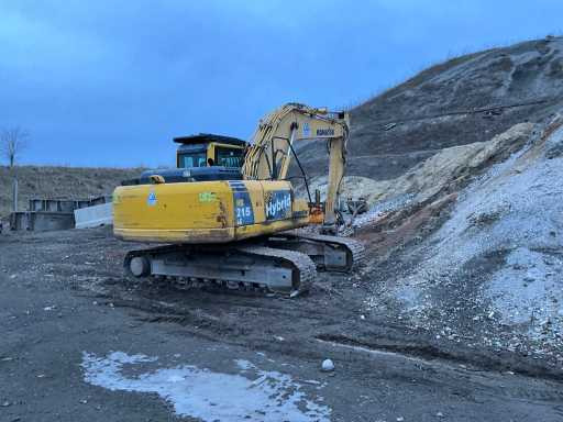 Komatsu HB215LC-1 - Excavadora de cadenas: foto 3 Komatsu HB215LC-1 - Excavadora de cadenas: foto 3