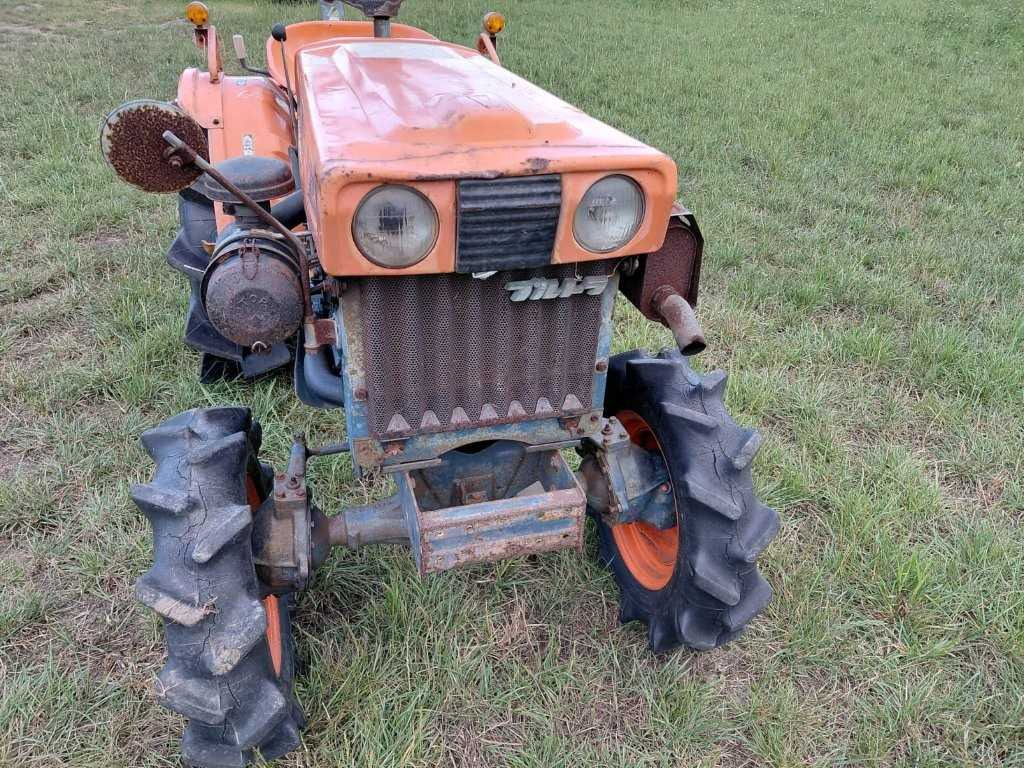 Kubota B7000 - Mini tractor: foto 2 Kubota B7000 - Mini tractor: foto 2