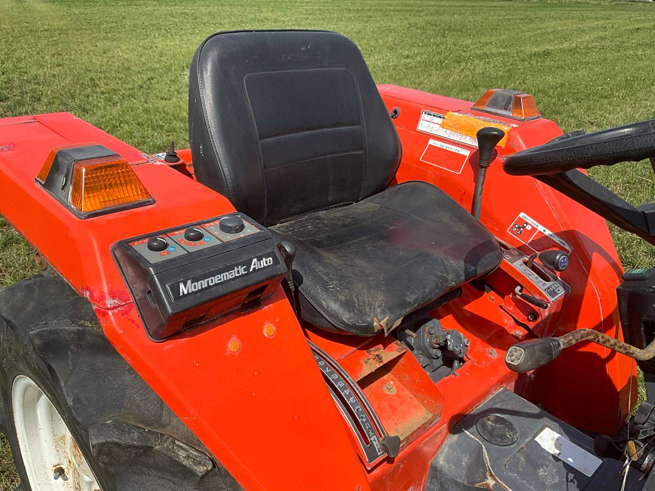 Mini tractor Kubota L1-195: foto 17