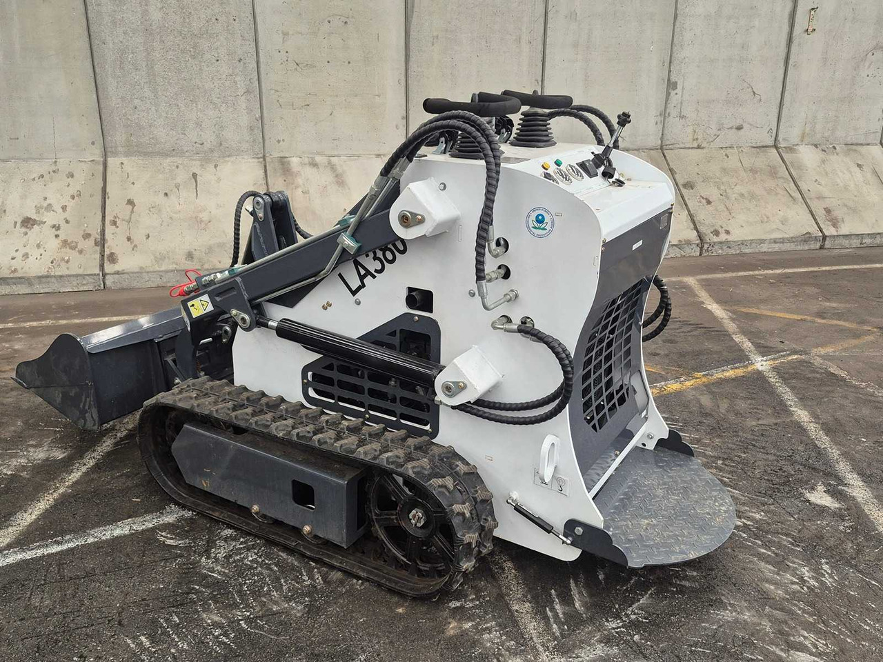 LADYS - 2025 - LA380 - SKID STEER LOADER - Minicargadora de cadenas: foto 1 LADYS - 2025 - LA380 - SKID STEER LOADER - Minicargadora de cadenas: foto 1