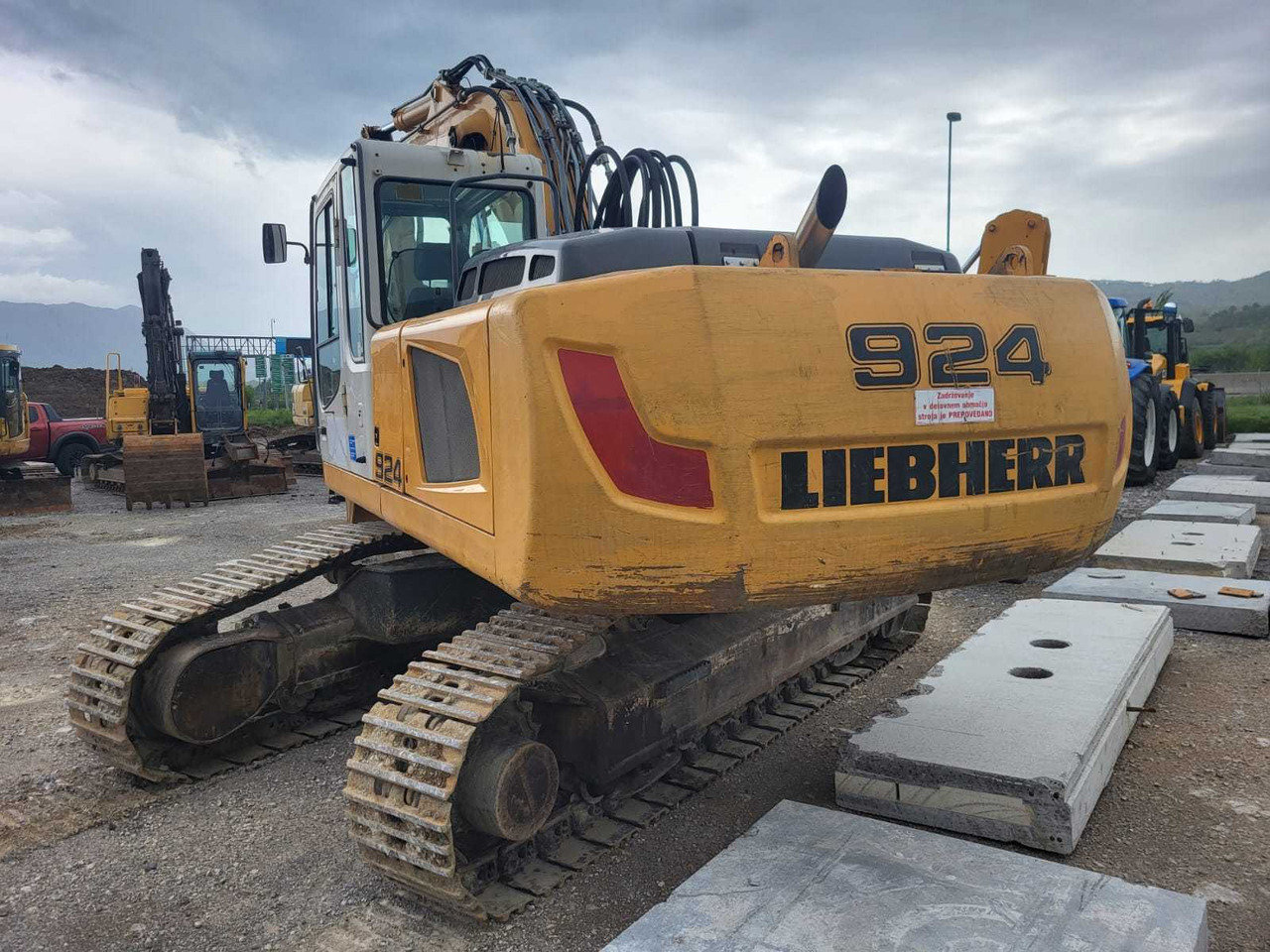 LIEBHERR R924 C SL - Excavadora de cadenas: foto 3 LIEBHERR R924 C SL - Excavadora de cadenas: foto 3