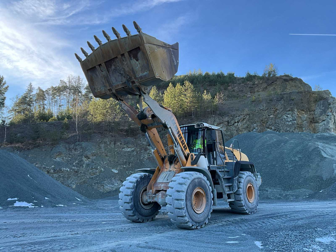 Liebherr L580 - Cargadora de ruedas: foto 1 Liebherr L580 - Cargadora de ruedas: foto 1