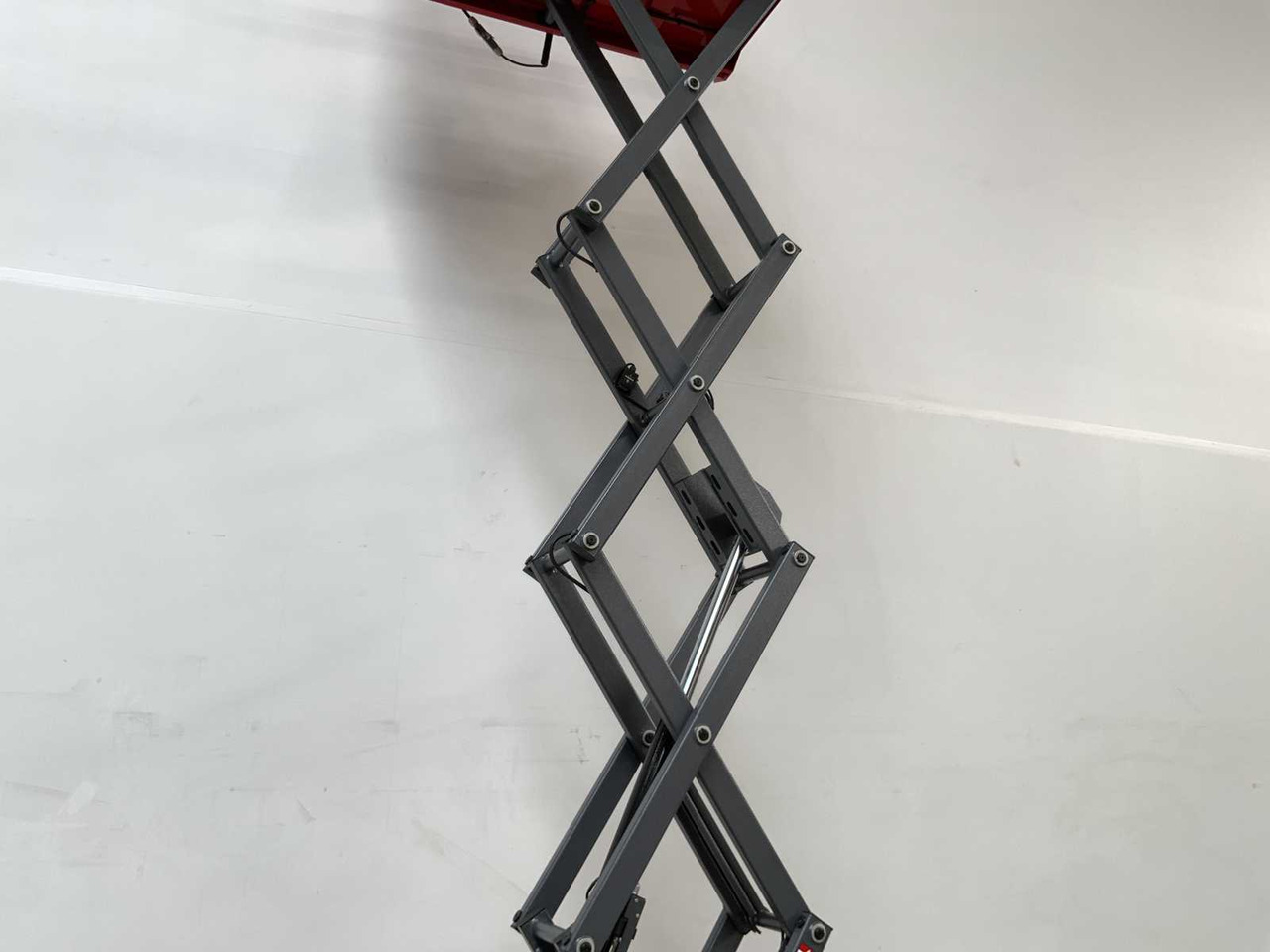 Plataforma elevadora MANTALL XE-60 MINI - SCISSOR LIFT AERIAL PLATFORM 6.4M 2024: foto 10 Plataforma elevadora MANTALL XE-60 MINI - SCISSOR LIFT AERIAL PLATFORM 6.4M 2024: foto 10