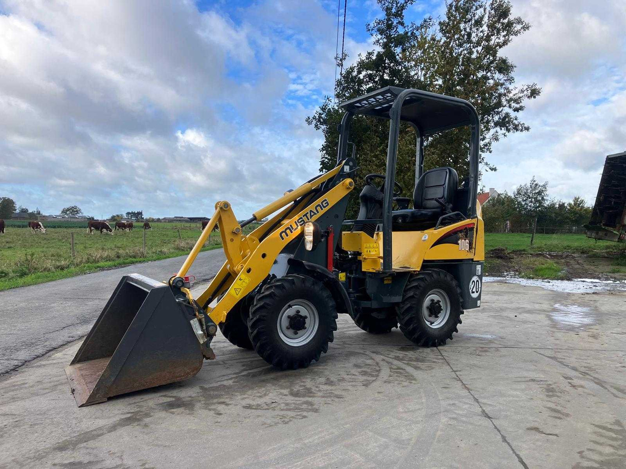 MUSTANG - AL 100 - SHOVEL - 2015 - Cargadora de ruedas: foto 3 MUSTANG - AL 100 - SHOVEL - 2015 - Cargadora de ruedas: foto 3