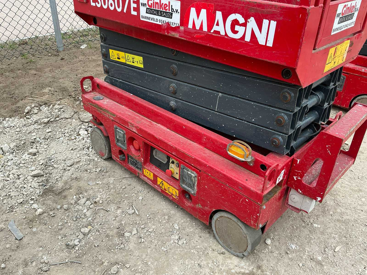 Magni ES0607E - Plataforma elevadora: foto 5 Magni ES0607E - Plataforma elevadora: foto 5