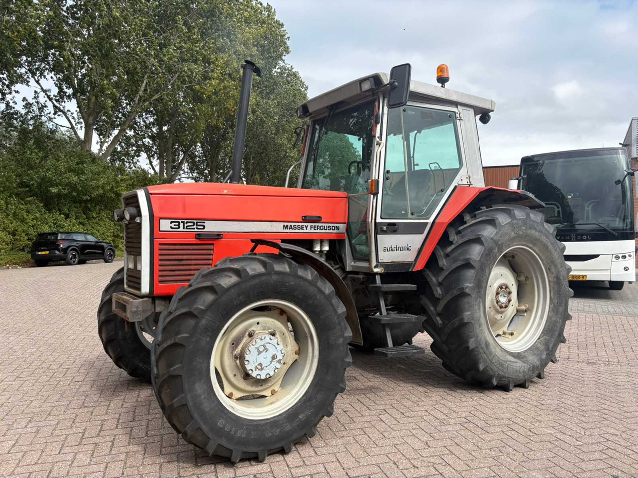 Massey Ferguson 3125 - Tractor: foto 2 Massey Ferguson 3125 - Tractor: foto 2