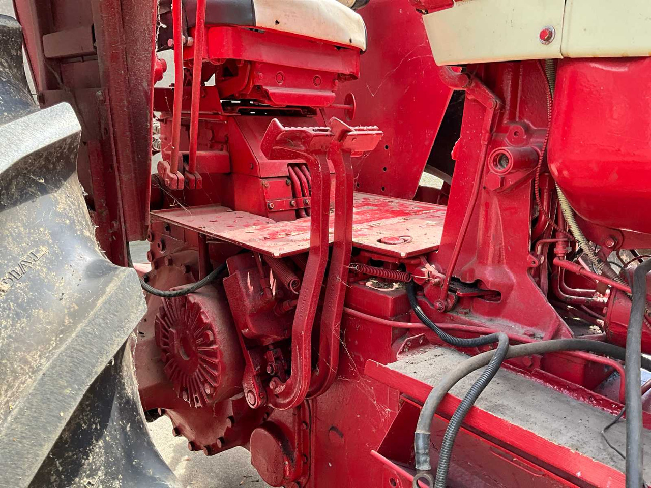 Tractor Mc cormick international F 806 D: foto 28