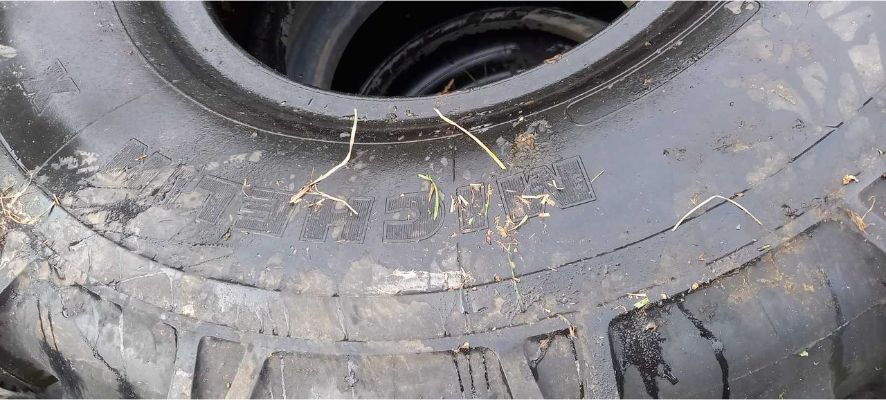 Michelin 395/85 R 20 - Neumáticos y llantas para Tractor: foto 4 Michelin 395/85 R 20 - Neumáticos y llantas para Tractor: foto 4