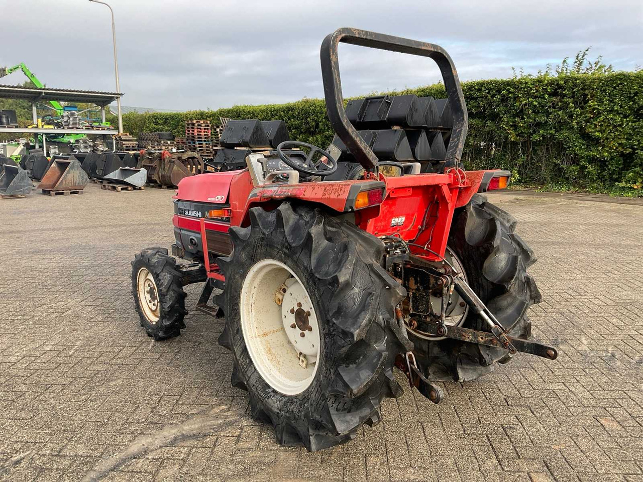 Mitsubishi MT331 - Mini tractor: foto 2 Mitsubishi MT331 - Mini tractor: foto 2