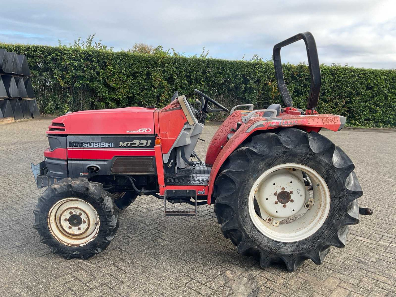 Mitsubishi MT331 - Mini tractor: foto 5 Mitsubishi MT331 - Mini tractor: foto 5