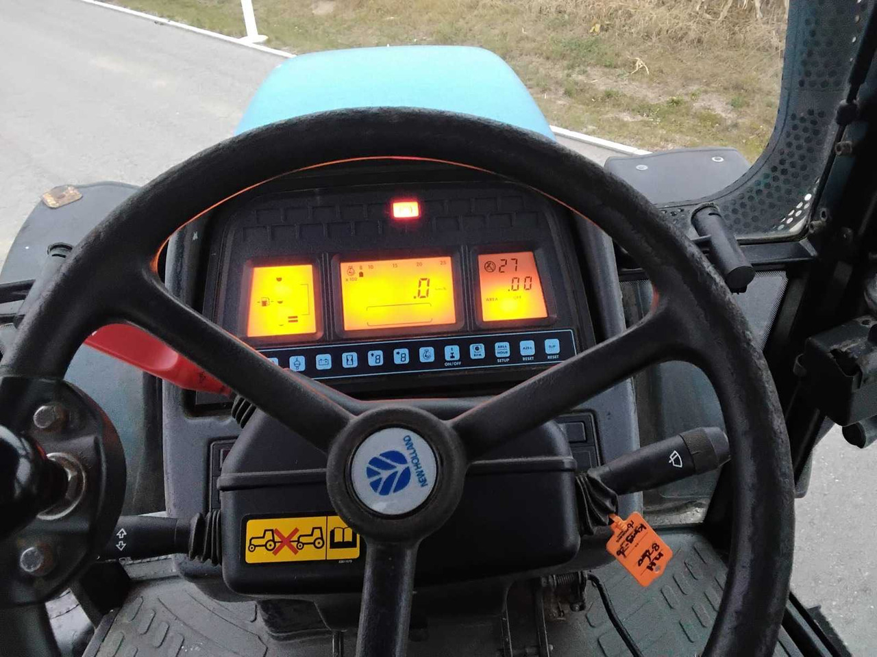 NEW HOLLAND - 8260 - 2000 - AGRICULTURAL TRACTOR WITH FOUR-WHEEL DRIVE - Tractor: foto 5 NEW HOLLAND - 8260 - 2000 - AGRICULTURAL TRACTOR WITH FOUR-WHEEL DRIVE - Tractor: foto 5