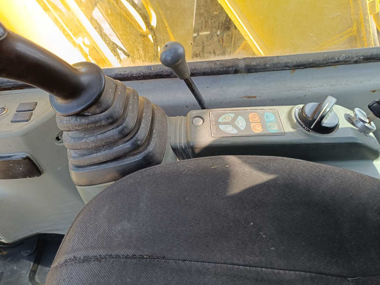 Excavadora NEW HOLLAND KOBELCO - E-135-SR - TRACKED EXCAVATOR - 2011: foto 17