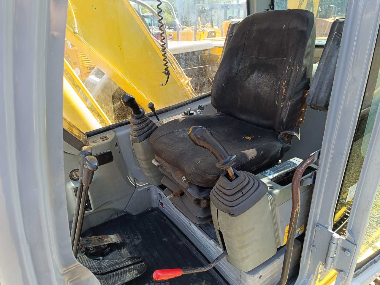 Excavadora NEW HOLLAND KOBELCO - E-135-SR - TRACKED EXCAVATOR - 2011: foto 15