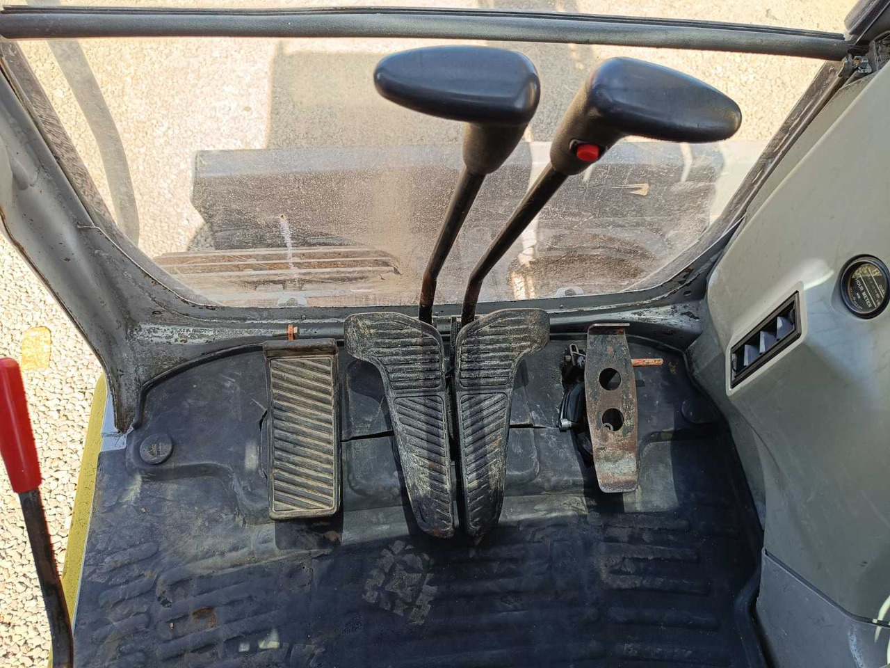 Excavadora NEW HOLLAND KOBELCO - E-135-SR - TRACKED EXCAVATOR - 2011: foto 18