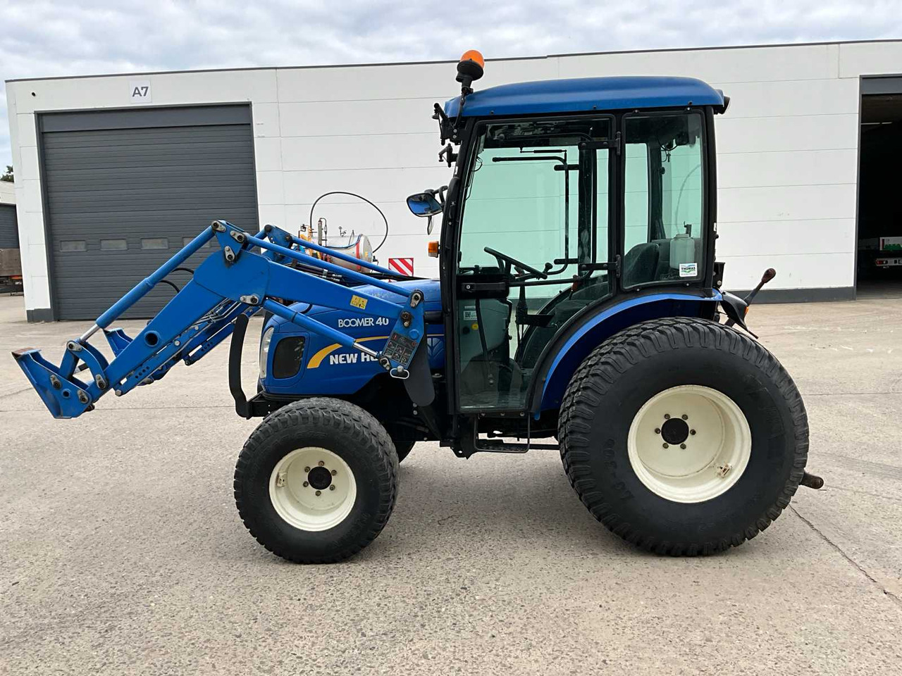 New Holland Boomer 40 - Tractor: foto 2 New Holland Boomer 40 - Tractor: foto 2