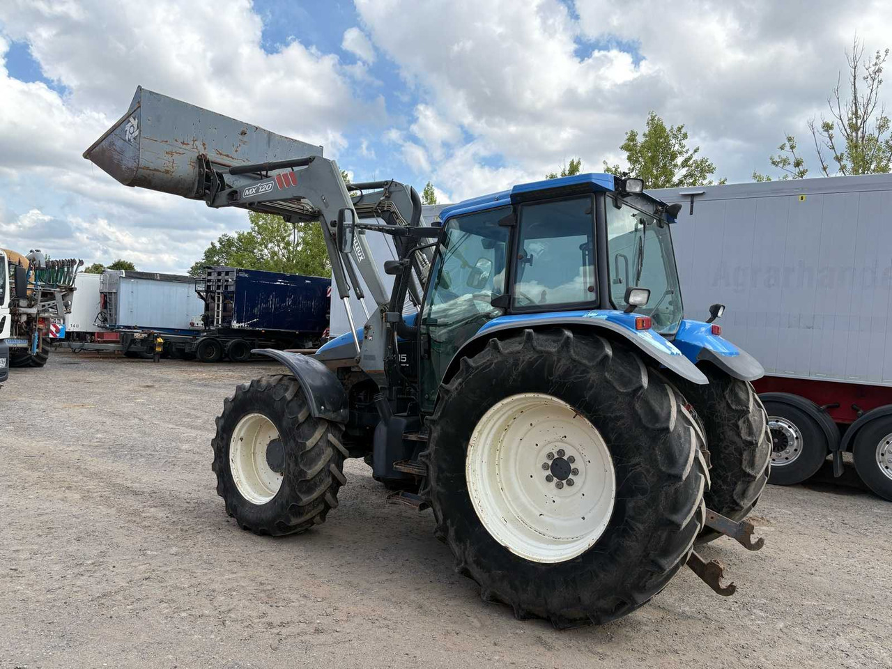 New Holland TM115 mit Frontlader - Tractor: foto 3 New Holland TM115 mit Frontlader - Tractor: foto 3