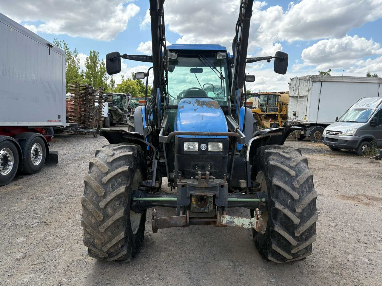 New Holland TM115 mit Frontlader - Tractor: foto 2 New Holland TM115 mit Frontlader - Tractor: foto 2
